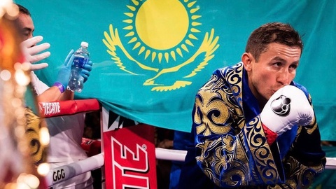 Геннадий Головкин чемпиондық белбеуінен бас тартты