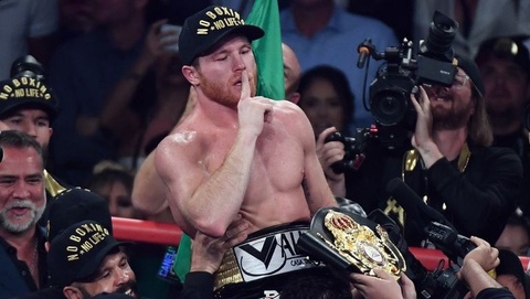 Сауль Альварес остался без чемпионского пояса
