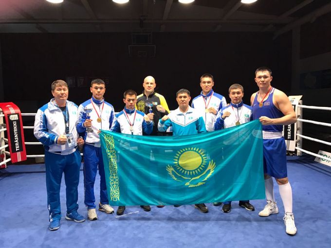 Пять казахстанцев стали чемпионами боксёрского турнира GeeBee