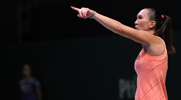 WTA қорытынды турнирі. Елена Янкович Виктория Азаренкадан басым түсті